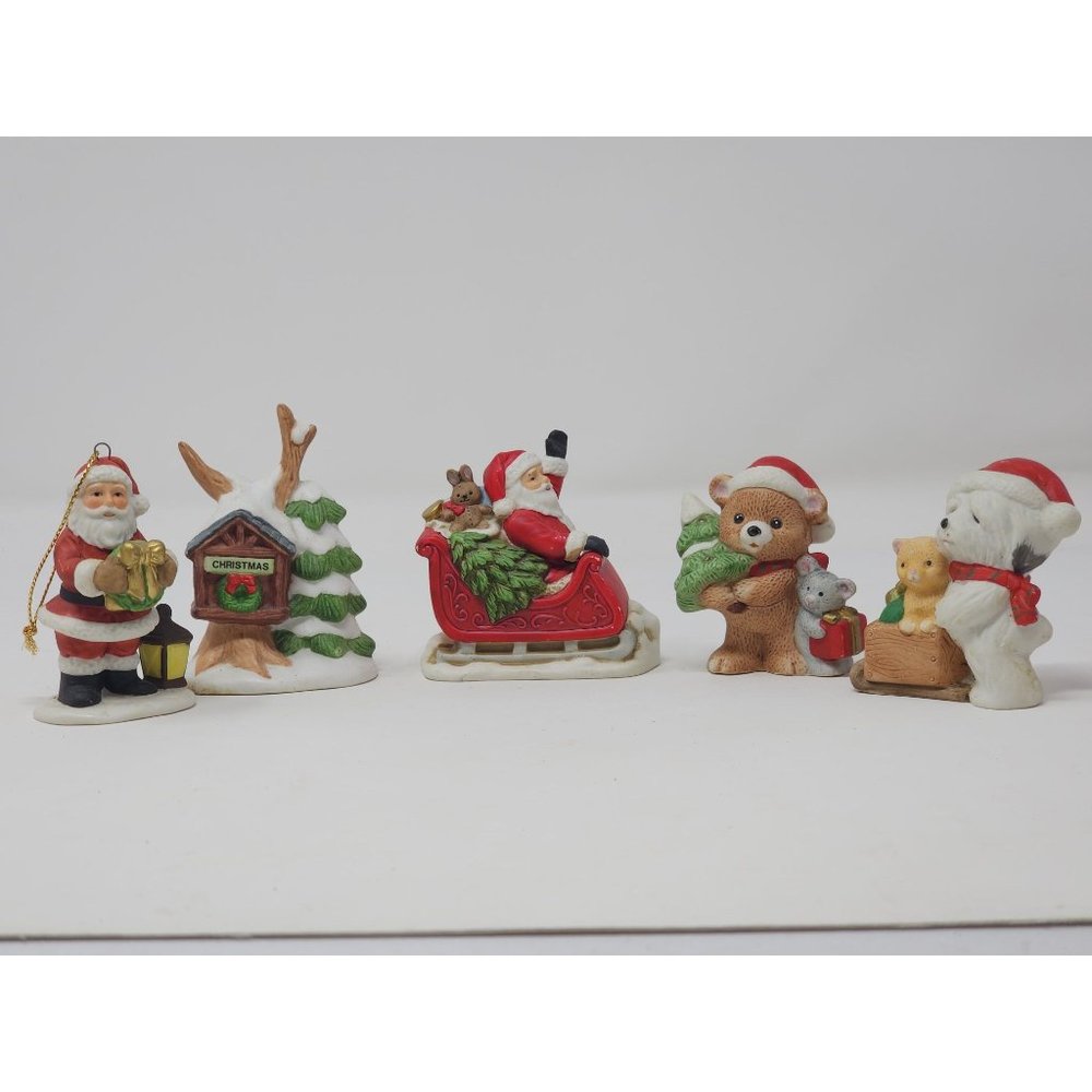 Set Of 5 Homco Christmas Figurines 2 Santas 2 Bears 1 Pine Tree